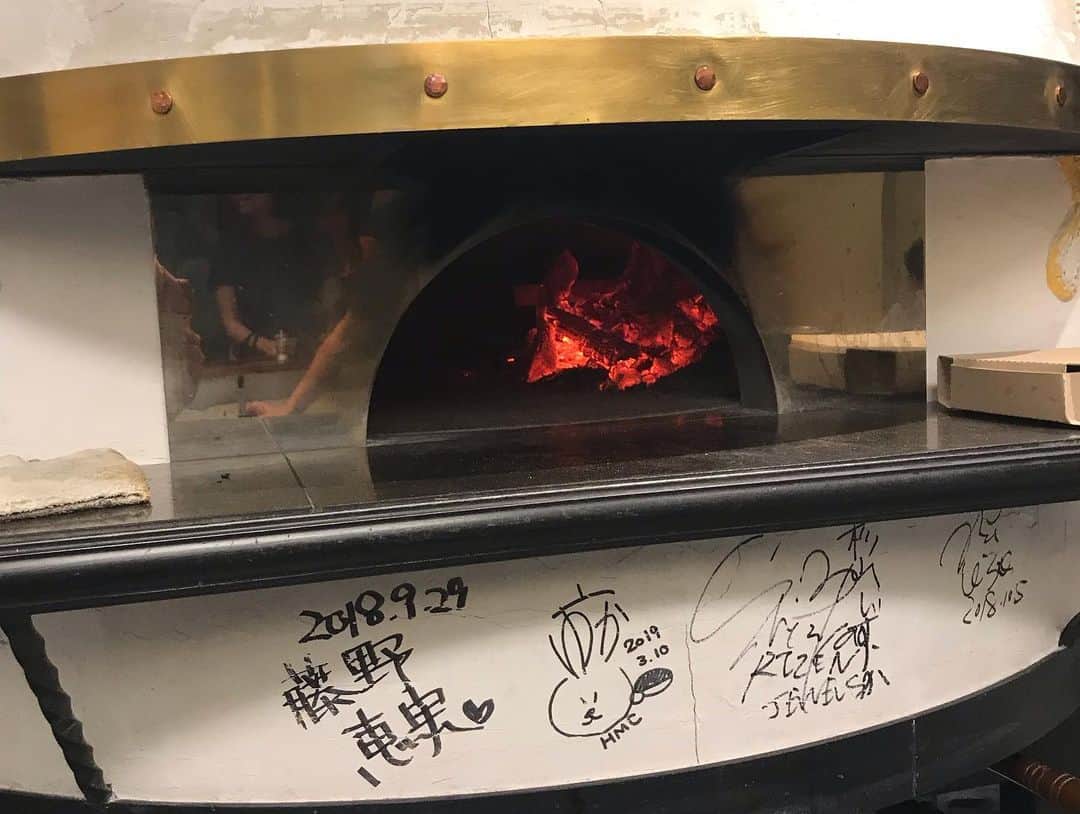 杉山しずかさんのインスタグラム写真 - (杉山しずかInstagram)「3150 pizza pizza time! 1 place in the world Pizza  @noma716  #pizza #武蔵関 #肉 #パスタ #いか」7月26日 12時54分 - shizukasugiyama0211