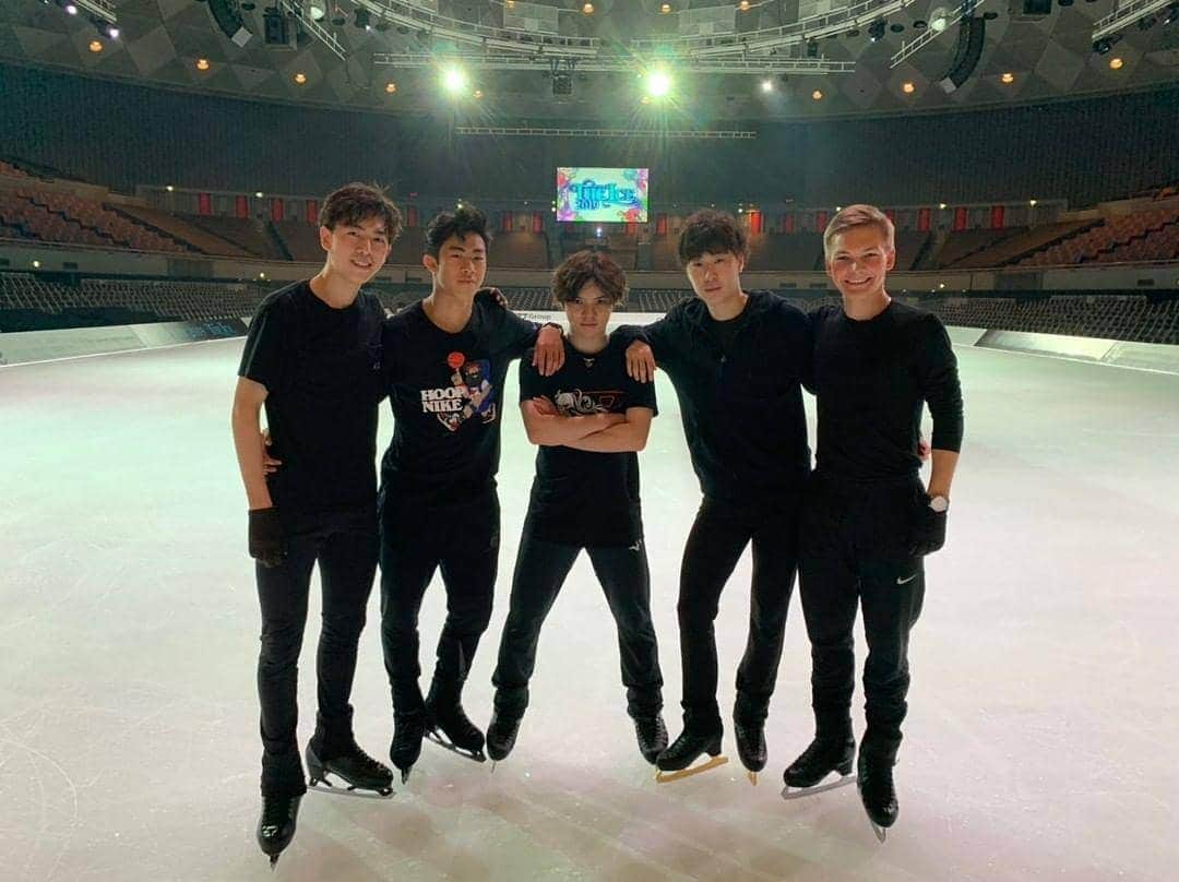 ヴィンセント・ゾウのインスタグラム：「Men in black⚫ #TheIce2019」