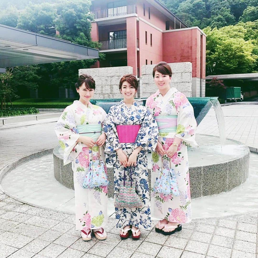 三浦マキさんのインスタグラム写真 - (三浦マキInstagram)「Enjoyed the Kyoto summer in Yukata👘 浴衣で京都週末旅へ。 お揃い浴衣組みに挟まれ&全員、浴衣にも合う @charmant_sac で❤️ * * * * * #Kyoto#yukata#charmantsac #chesty#京都#京都旅行 #浴衣#浴衣コーデ#浴衣女子」7月26日 18時28分 - makimiura__la
