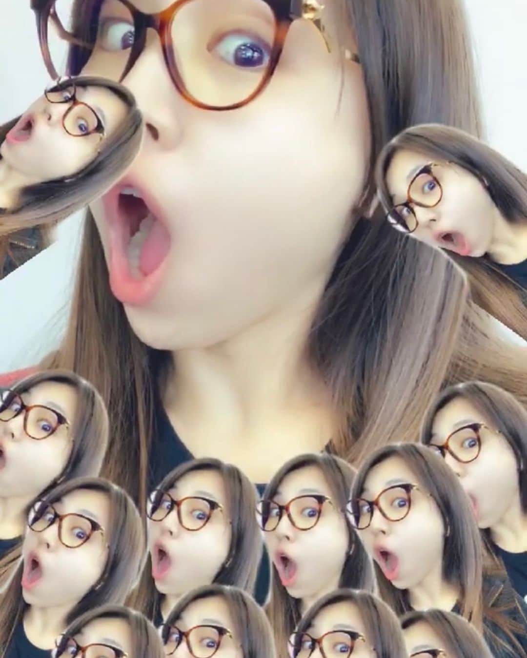 阿部真央のインスタグラム：「（´-`）.｡oO（明日の野音楽しみだなぁ… そろそろファンの皆と最近の曲でも掛け合いしたいから、皆明日までに新しめの曲しっかり聴き込んで、 私が「歌って」ってお願いしたら歌えるようにして来てくれたりしないかなぁ…） フンフンフン♪  スナチャ載せちゃっためんご  #阿部真央」