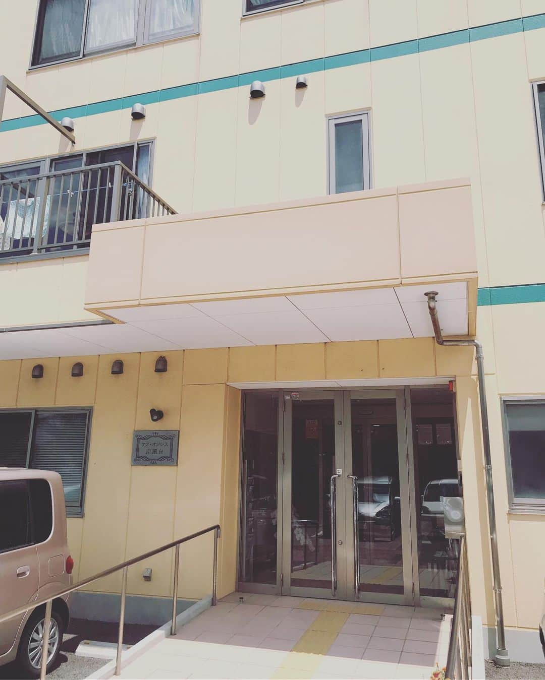 本多哲郎さんのインスタグラム写真 - (本多哲郎Instagram)「糸島の施設へ唄いにきてます。  暑いねしかし。」7月26日 13時32分 - hane_tetsu