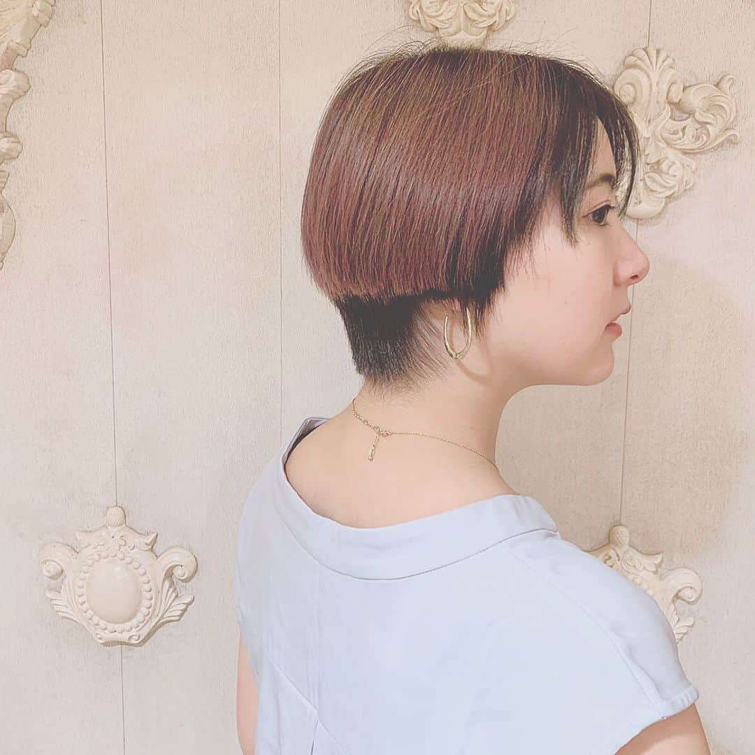 橋本香澄さんのインスタグラム写真 - (橋本香澄Instagram)「. コンテストに出る前〜💇🏼‍♀️ 綺麗な色だよね🧞‍♀️🔮 . 疲労のせいだか夏風邪到来〜🤧🤒 . #before #hair #cut #original  #purple #pink #bleach #ash  #salon #salonmodel #model」7月26日 13時24分 - _jasmine_tete_