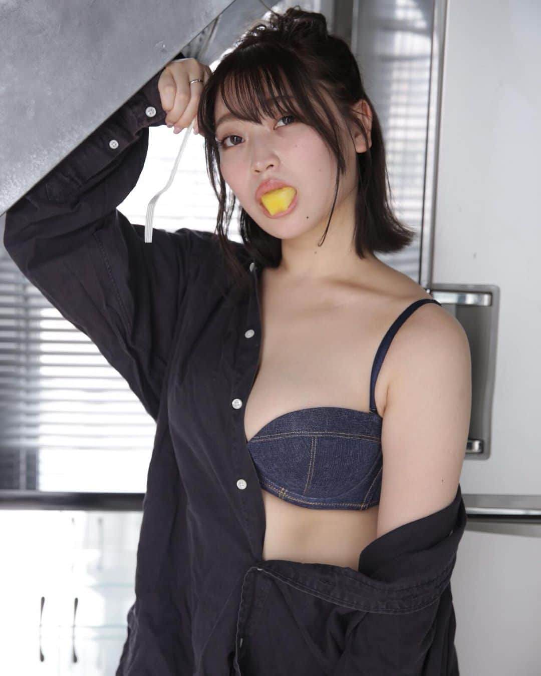 悠木ゆうかさんのインスタグラム写真 - (悠木ゆうかInstagram)「🍍💛🍍💛 フルーツだとぶどうが一番好きです。 食べ物は トマト🍅とさつまいも🍠とチーズ🧀が好き。 高校生の頃お弁当代わりにさつまいもを食べていた時あだ名が「イモ女」でした。 いじめ、、？笑  #ご安心ください #呼んでいた当人とは #今も親友 #らぶ」7月26日 13時30分 - yuki_yuuka_6666