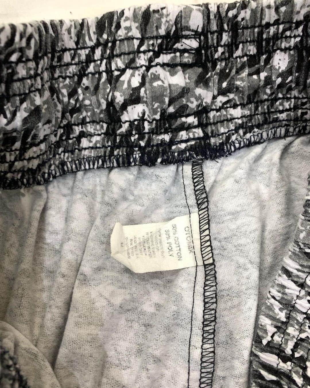 ジャムルさんのインスタグラム写真 - (ジャムルInstagram)「all over print easy pants ¥4000+tax ウエスト 76〜120cm 全長 114cm 股下 81cm . 通販も可能です。 お問い合わせはお電話で承ります。 . #お問い合わせはお電話で承ります #jammru  #osaka  #fashion  #streetstyle  #streetfashion  #vtg  #vintage  #used  #usedclothing  #古着 #古着屋 #ファッション #70s #80s #90s」7月26日 13時56分 - jammru