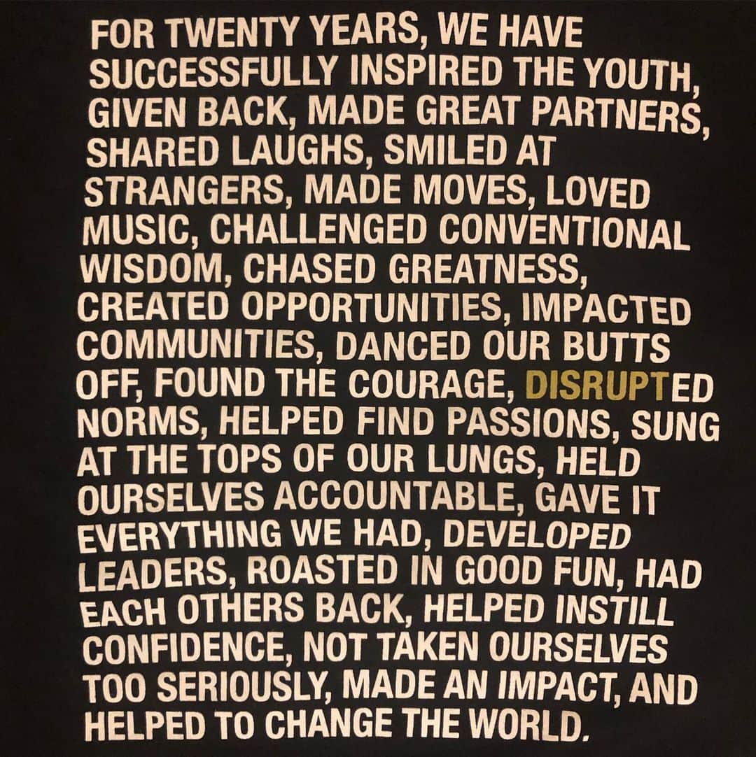 アッシャーさんのインスタグラム写真 - (アッシャーInstagram)「This shirt was created in celebration of NewLook’s 20th Anniversary. Thank you @dlwarfield for all the years of support. #20for20 #Disruptivator #ushersnewlook」7月26日 14時22分 - usher
