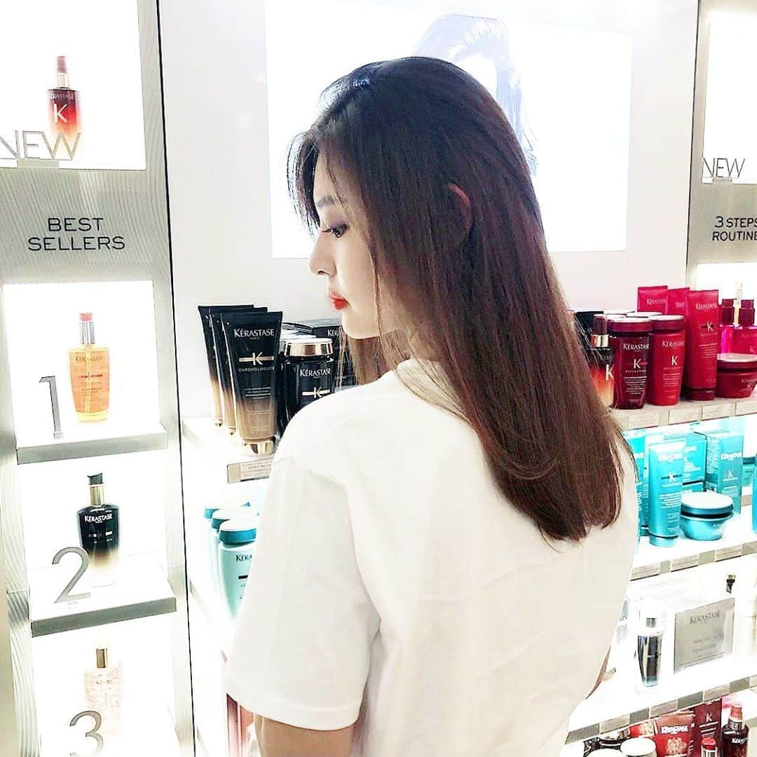 古畑星夏さんのインスタグラム写真 - (古畑星夏Instagram)「⠀ @kerastase_official のヘアケアラインがとってもいい感じ🧡 ⠀ あるだけで可愛いし、流さないヘアトリートメントはズボラな私の救世主🤣✨ ⠀ Thank you!!!!🧡🧡🧡 #kerastase#promotion#ケラスターゼ#オレオリラックス」7月26日 14時32分 - starandsummer