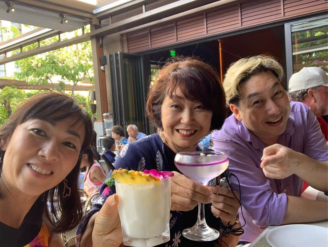 飯島寛子さんのインスタグラム写真 - (飯島寛子Instagram)「Happy Hourはお財布にも優しいね！Food writerのショーンモリスさんご招待ありがとうございました。お寿司もステーキも美味しい！ココナッツ、ラムとライムのWhite Taiがさっぱり美味しい！ラジオ取材  #stripsteak #happyhour #studiotim」7月26日 14時59分 - hirokoiijima