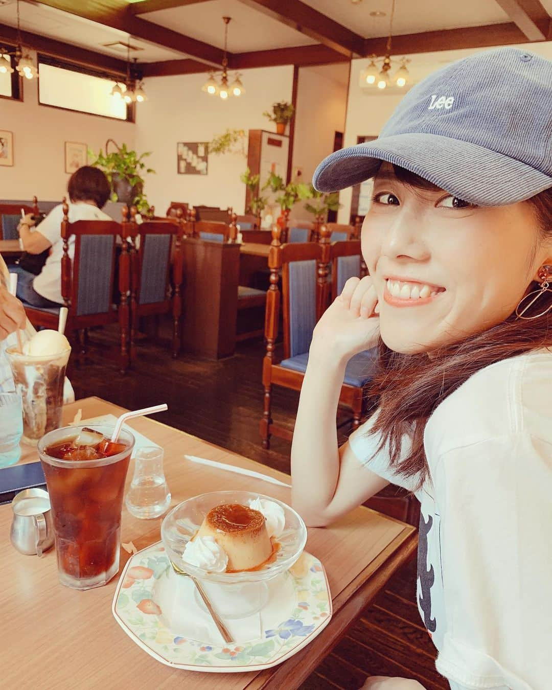 松田実里さんのインスタグラム写真 - (松田実里Instagram)「昔ながらの喫茶店... 固めのプリン派... #家族 #旅行 #湯河原 #喫茶店 #純喫茶 #プリン #アイスティー #固めプリン好き #trip #japan #instagood #f4f #松田実里」7月26日 15時24分 - misato_matsuda