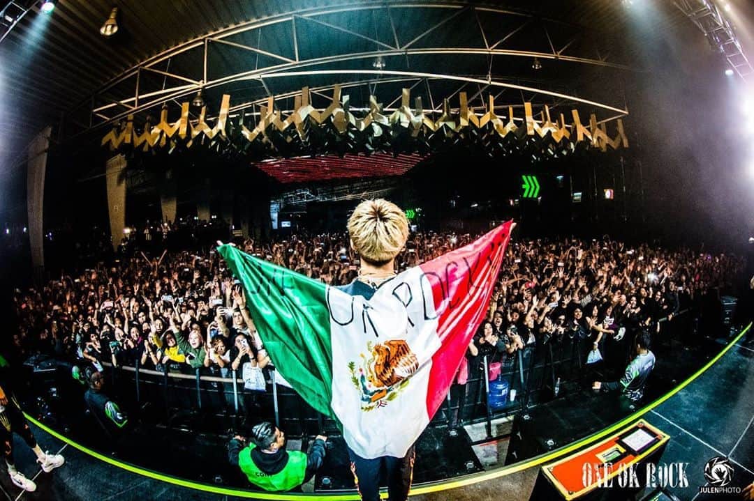 Taka さんのインスタグラム写真 - (Taka Instagram)「Thank you México city!!! It was an amazing time!!! @julenphoto @oneokrockofficial」7月26日 15時34分 - 10969taka