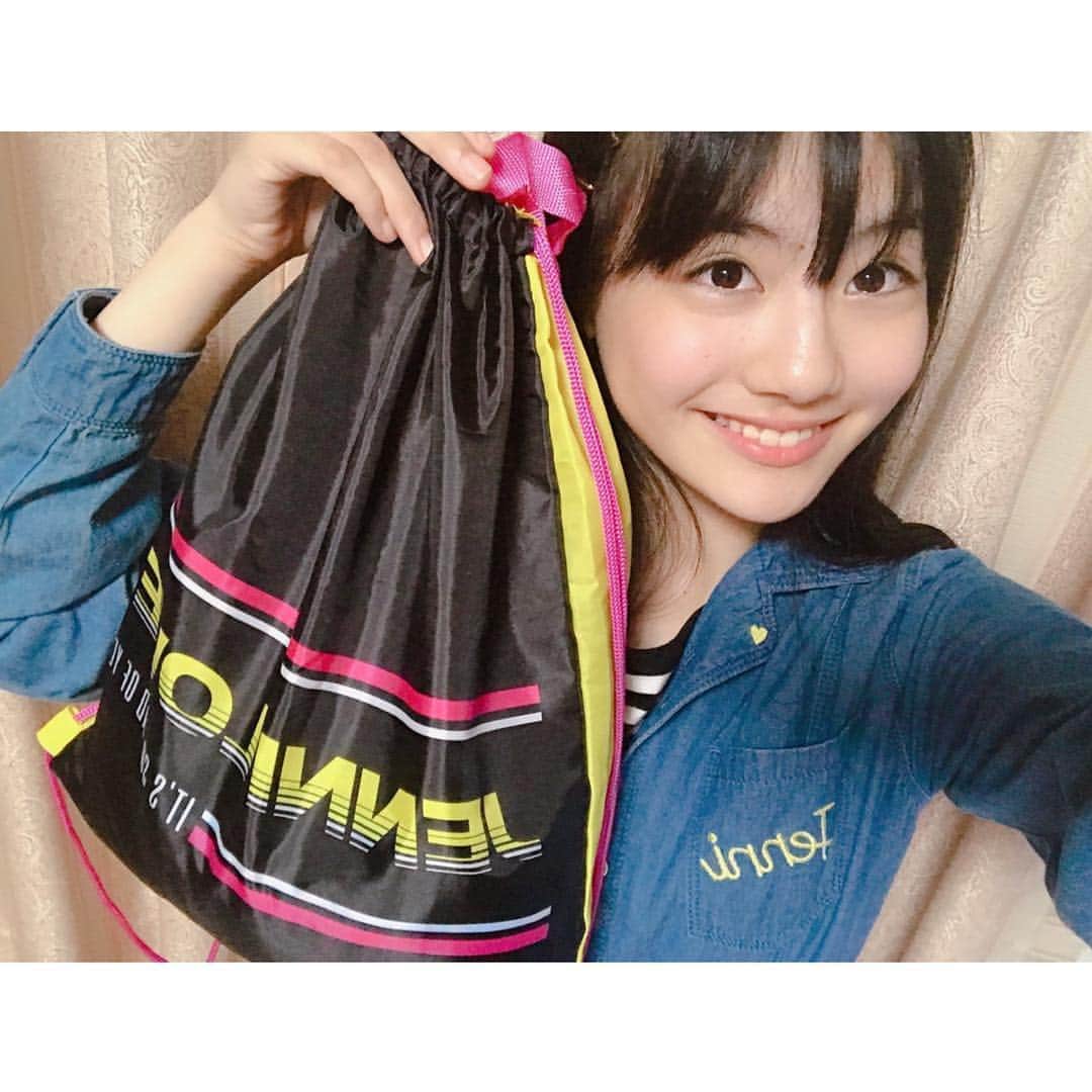 のインスタグラム：「😍プチモのふろくの使い方😍﻿ ﻿ ﻿ ラストはルキ🍭﻿ ﻿ ﻿ 🍿ルキ🍿﻿ ルキはニコ☆プチとかはいるから、お仕事のサブバックとして使うよ！﻿ いっぱい入るから、ちっちゃなバックでも、楽ちん♡﻿ ﻿ ﻿ ﻿ ﻿ 超便利な8月号のふろく、ジェニィラブのナップサック！﻿ 夏休みのお出かけとかにもかつやくしそうー💕﻿ みんなもたくさん使ってね😉﻿ ﻿ ﻿ ﻿ #ニコプチ﻿ #ニコプチふろく﻿ #プチモのふろくの使い方﻿ #ジェニィラブ﻿ #ナップサック﻿ #関谷瑠紀」