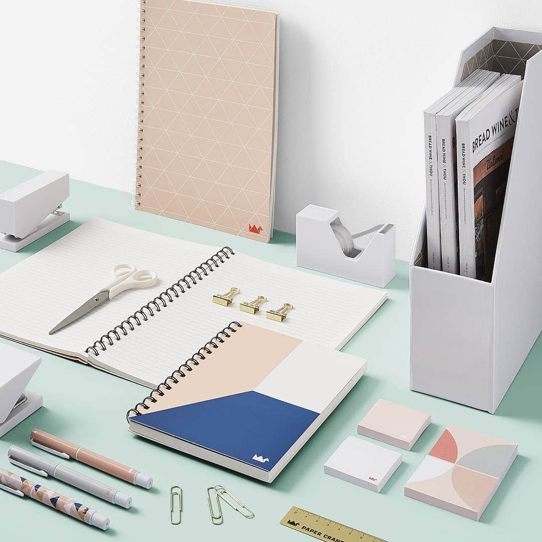 Target Australiaさんのインスタグラム写真 - (Target AustraliaInstagram)「Introducing Paper Crane. Beautifully crafted stationery to make ideas soar. Available at Target. 🎯❤️ #targetaus #papercranestationery」7月26日 15時58分 - targetaus