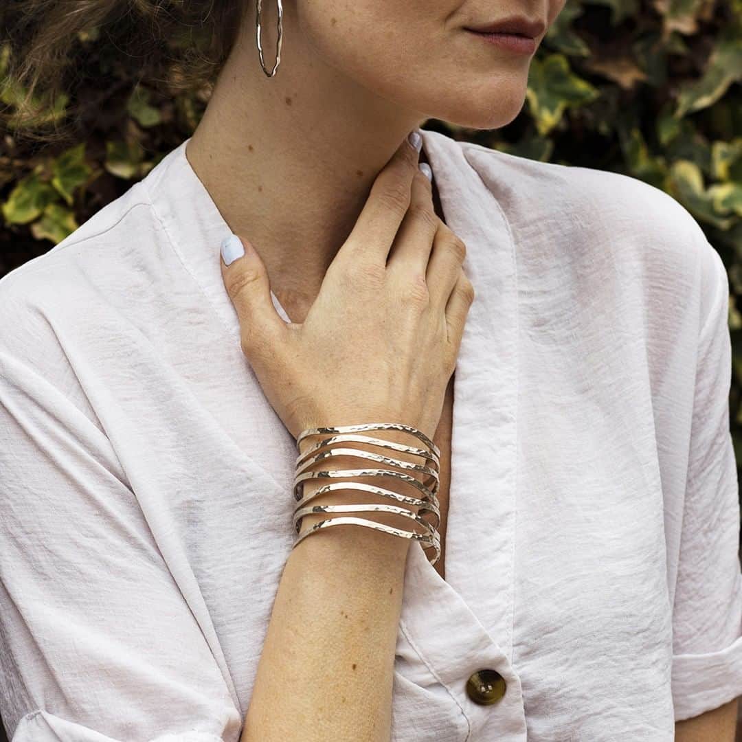 のインスタグラム：「Make a statement with our beachy wave cuff, whether you wear it on holiday or to the office! . . #Waves #Statement #MakeAStatement #StatementJewellery #Cuff #Silver #Handmade #OnTheBeach #OnHoliday #Jewellery #Jewelry #DowerAndHall」