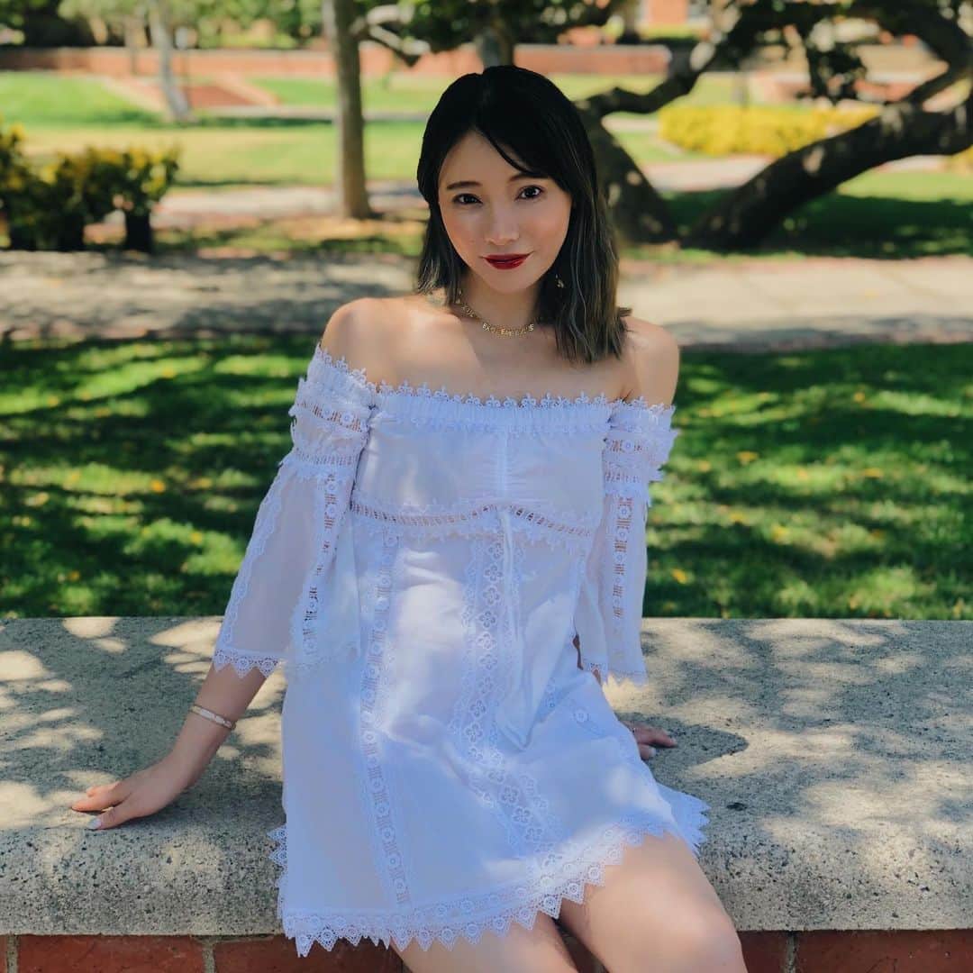 のインスタグラム：「Enjoying the sunshine #losangeles #afternoon #welltravelled #whitedress #ottd #summerfashion」