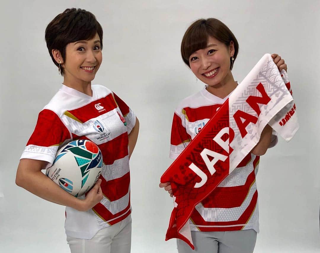 石川愛のインスタグラム：「* ラグビーワールドカップ2019🏉 開幕まで、あと56日‼️ . ということで！今日は若林さんと レプリカジャージを着て撮影✨  写真は8月上旬にFBSのHPで、 動画はワールドカップ期間中に いろんな場所で流れるようです🤗  #ラグビーワールドカップ2019 #わたしたちがFBSの応援サポーターです📣 #箱馬に乗るゆめんたが可愛かった😂」