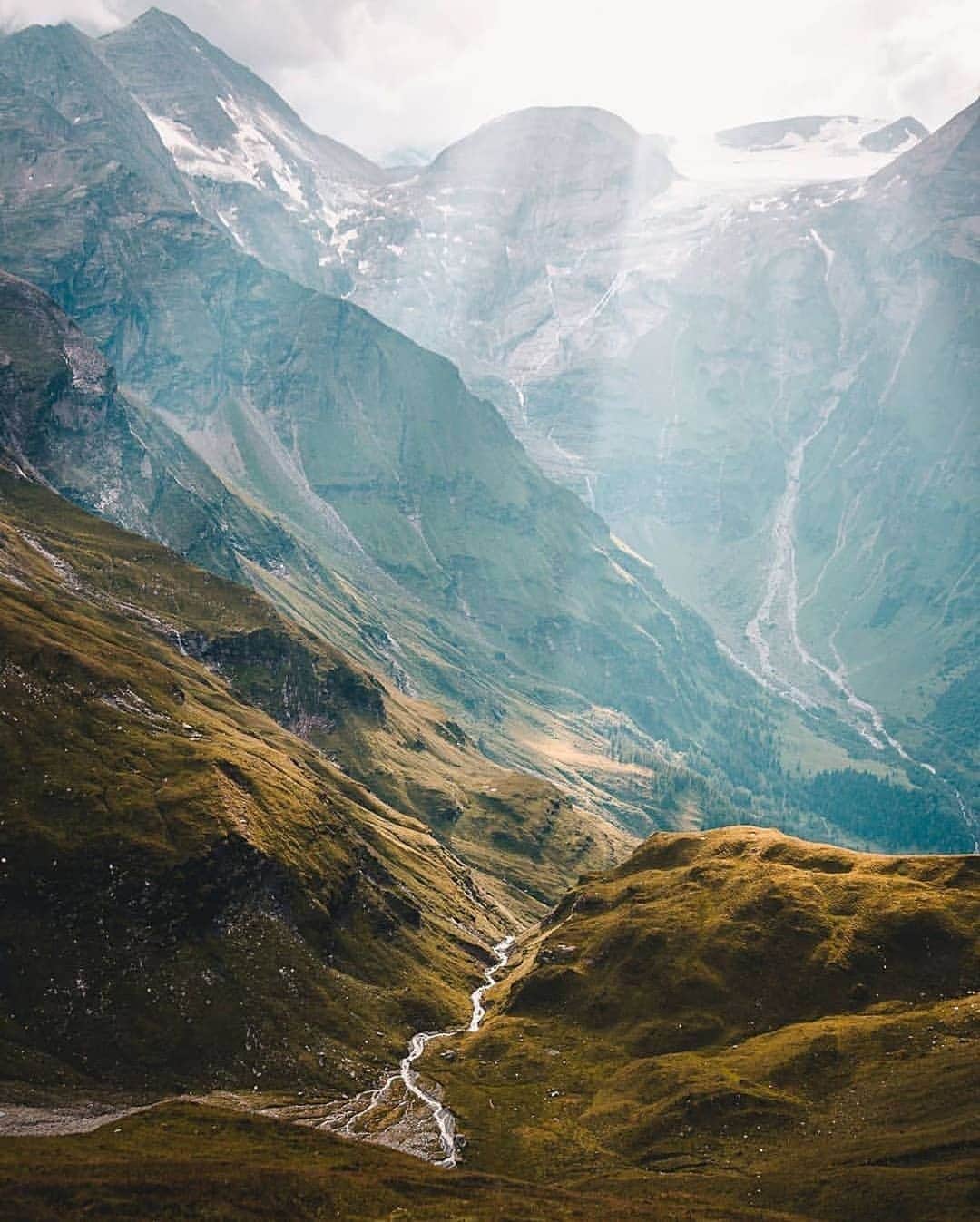 Instagramersさんのインスタグラム写真 - (InstagramersInstagram)「Fantastic view at Grossglockner, De Hohe Tauern National Park, Austria. Photo by @zuphrin at @igersaustria.at 😍📸👌💕 #igersAustria #igers」7月27日 3時39分 - igers