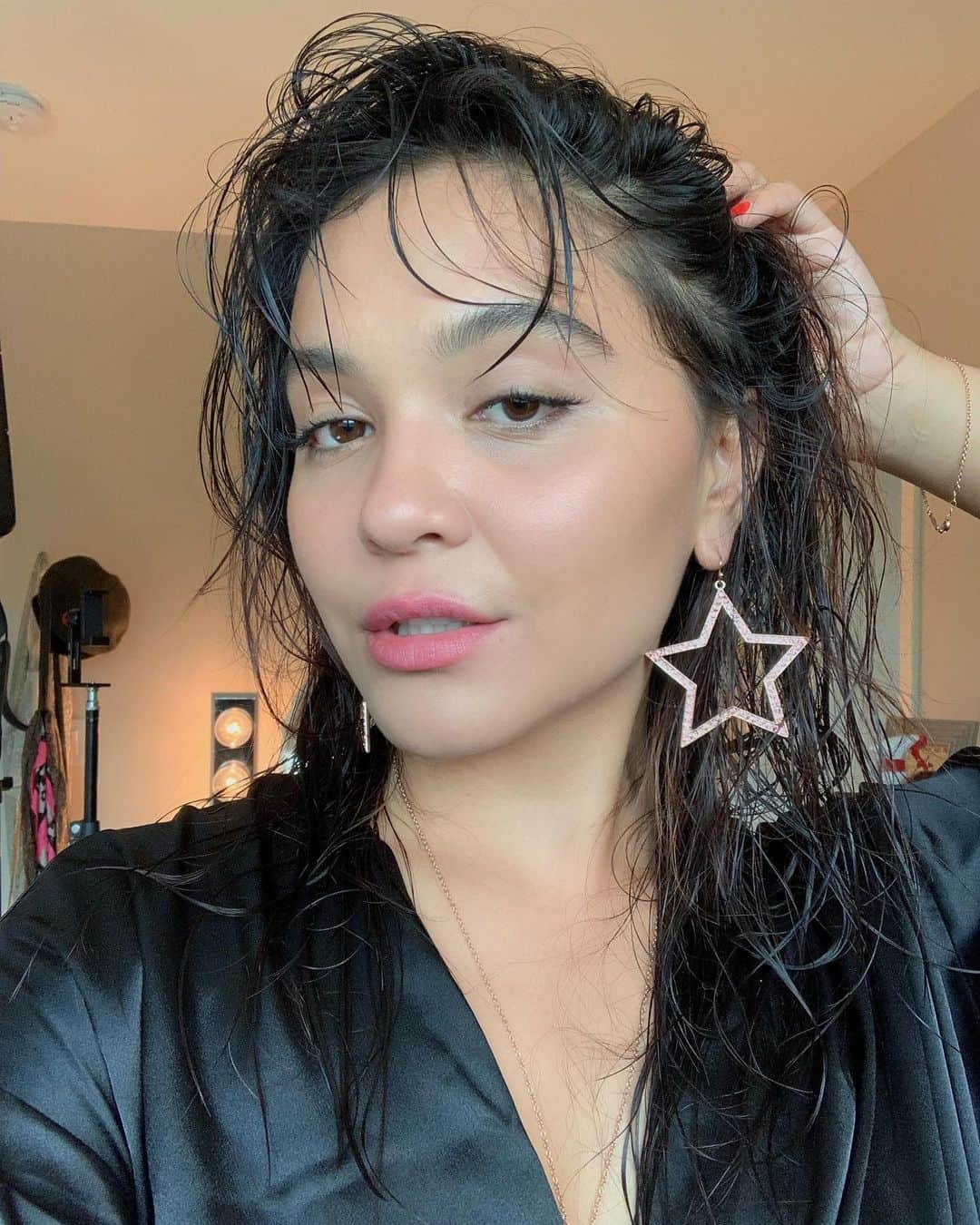 ステラ・ハジェンズのインスタグラム：「just call me conSTELLAtion 🌌 ⭐️ @fashionnova hit me with your best star puns!!! #sponsored」