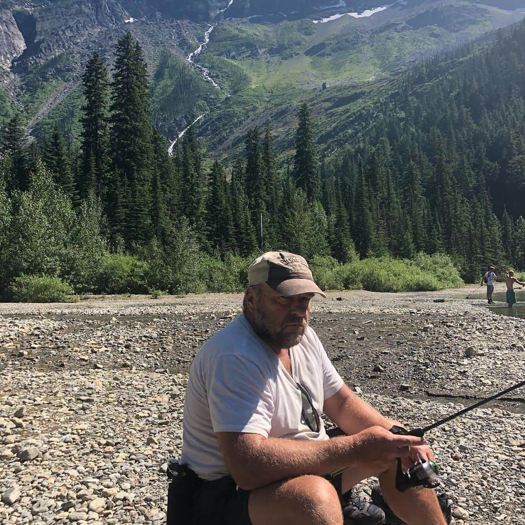 ディーン・ノリスのインスタグラム：「Gone fishin’」