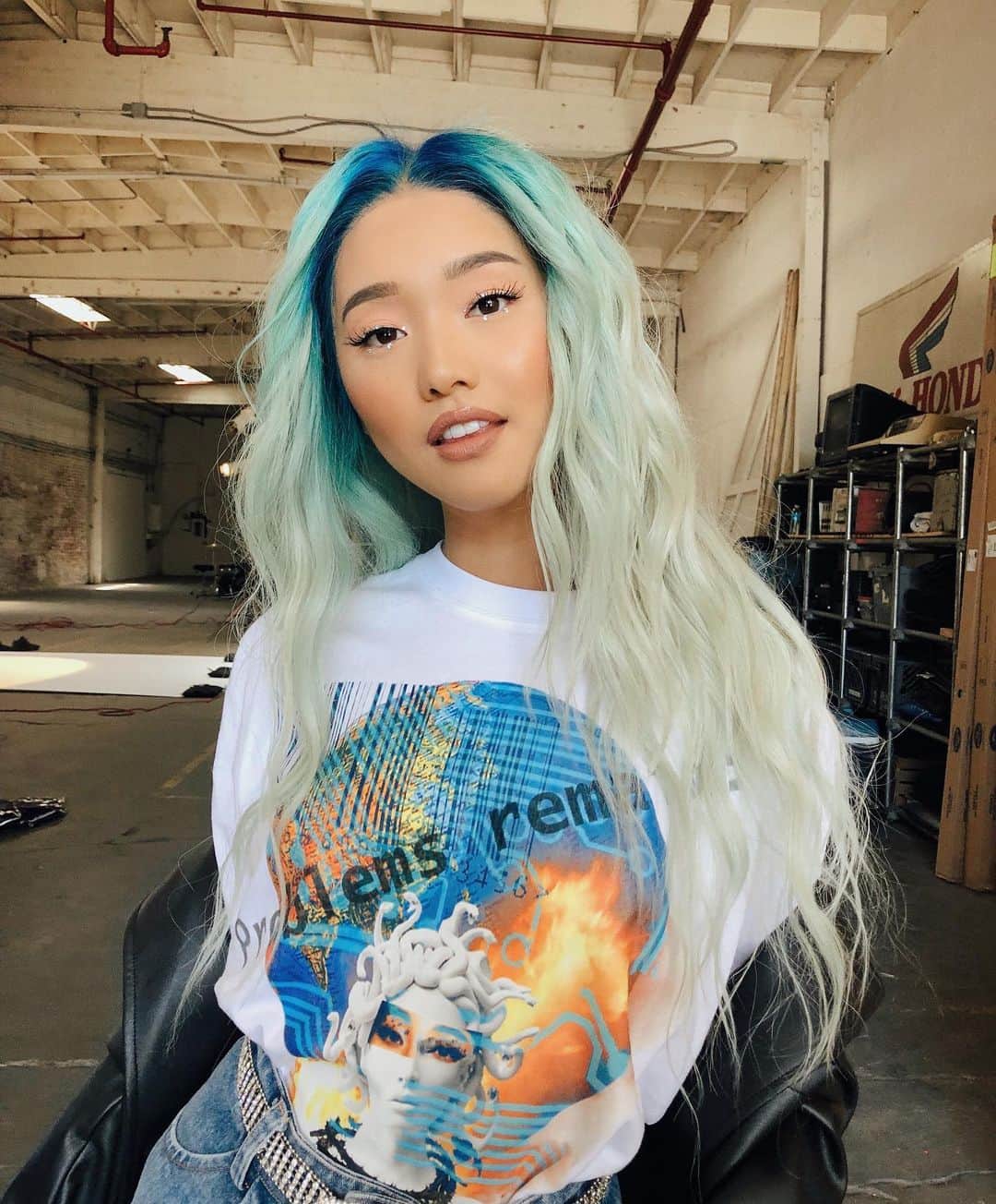 Jenn Imさんのインスタグラム写真 - (Jenn ImInstagram)「I guess it’s not just a phase 🤘🏼 you guys don’t even know what’s coming up for @eggieshop’s pre-fall drop ✨✨✨ soessited!」7月27日 3時08分 - imjennim