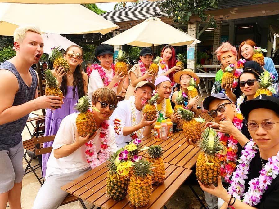 のインスタグラム：「ショートブレイクを使って一座みんなでハワイへ🏝✨✨✨﻿ ﻿ いつものひたすら笑い倒すくだらない話から真剣な話まで、みんなでゆっくり時間とって出来たのがわたしは何より嬉しかった🧡﻿ ﻿ 火曜日の神奈川公演では更にパワーアップしたステージを全員全力でお届けします💫」