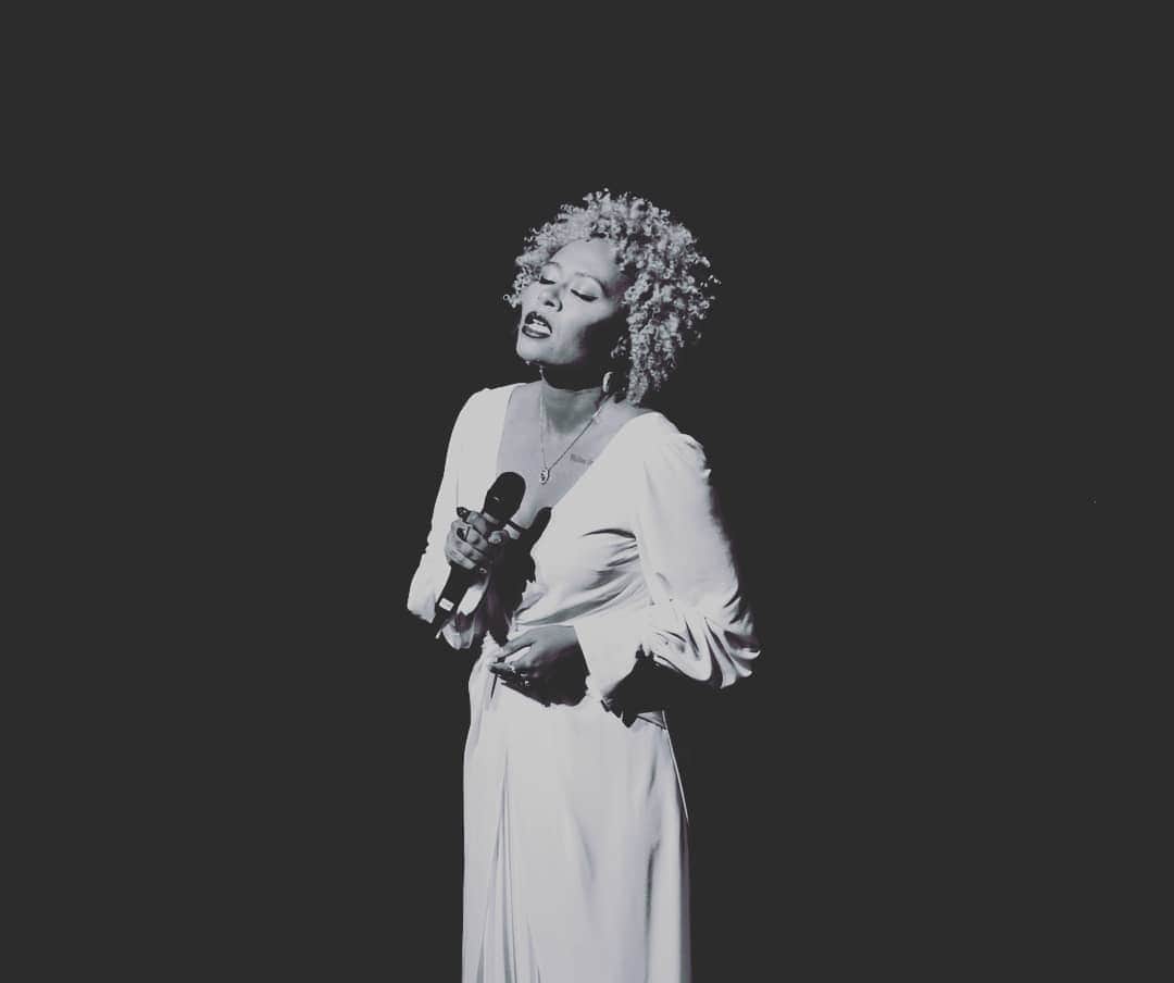 Emeli Sandéのインスタグラム：「Frequencies」