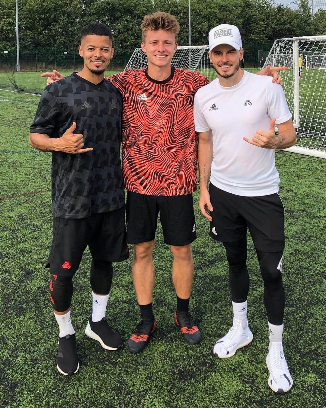 F2Freestylersさんのインスタグラム写真 - (F2FreestylersInstagram)「Quality link up today with @street_panna ⚽️🔥 Weve got some serioussss YouTube videos coming soon! Watch this space!」7月27日 3時30分 - thef2