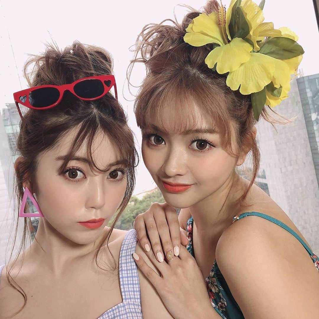 Popteenさんのインスタグラム写真 - (PopteenInstagram)「今月号のGAL三姉妹表紙は韓国のプールで撮影したよ🌼３人初表紙が買えるのは7月31日までだから、まだのコは早めにGETしてね🏃‍♀️💨 #베이몬드호텔 #루프탑수영장#부산#부산호텔#baymondhotel #釜山 #釜山旅行 #釜山ホテル#釜山プールホテル#釜山プール#インフィニティ#夏休み#gal#gal三姉妹#なちょす#ちゃんえな#れいぽよ#表紙」7月26日 18時40分 - popteen_official