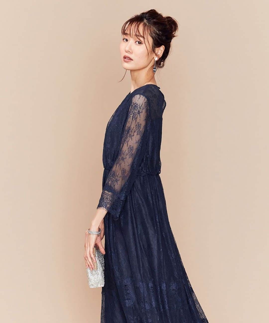 小林ようのインスタグラム：「👗 #組曲 . #fashionshooting #occasion #dress #onepiece #model #tokyo #hairarrange #모델 #패션 #도쿄 #小林よう」
