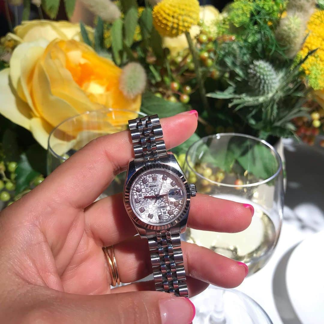 宮里藍さんのインスタグラム写真 - (宮里藍Instagram)「Every time I wear this beautiful watch, it brings me back great memories. My name and date are also engraved. #7262009  #myfirstwin #Rolex 初優勝するとロレックスの時計を貰えるのですが、これを身につける度に勝った時の事を思い出します😊✨ @rolex #日付と名前が #裏に刻印されています」7月26日 19時18分 - ai_miyazato