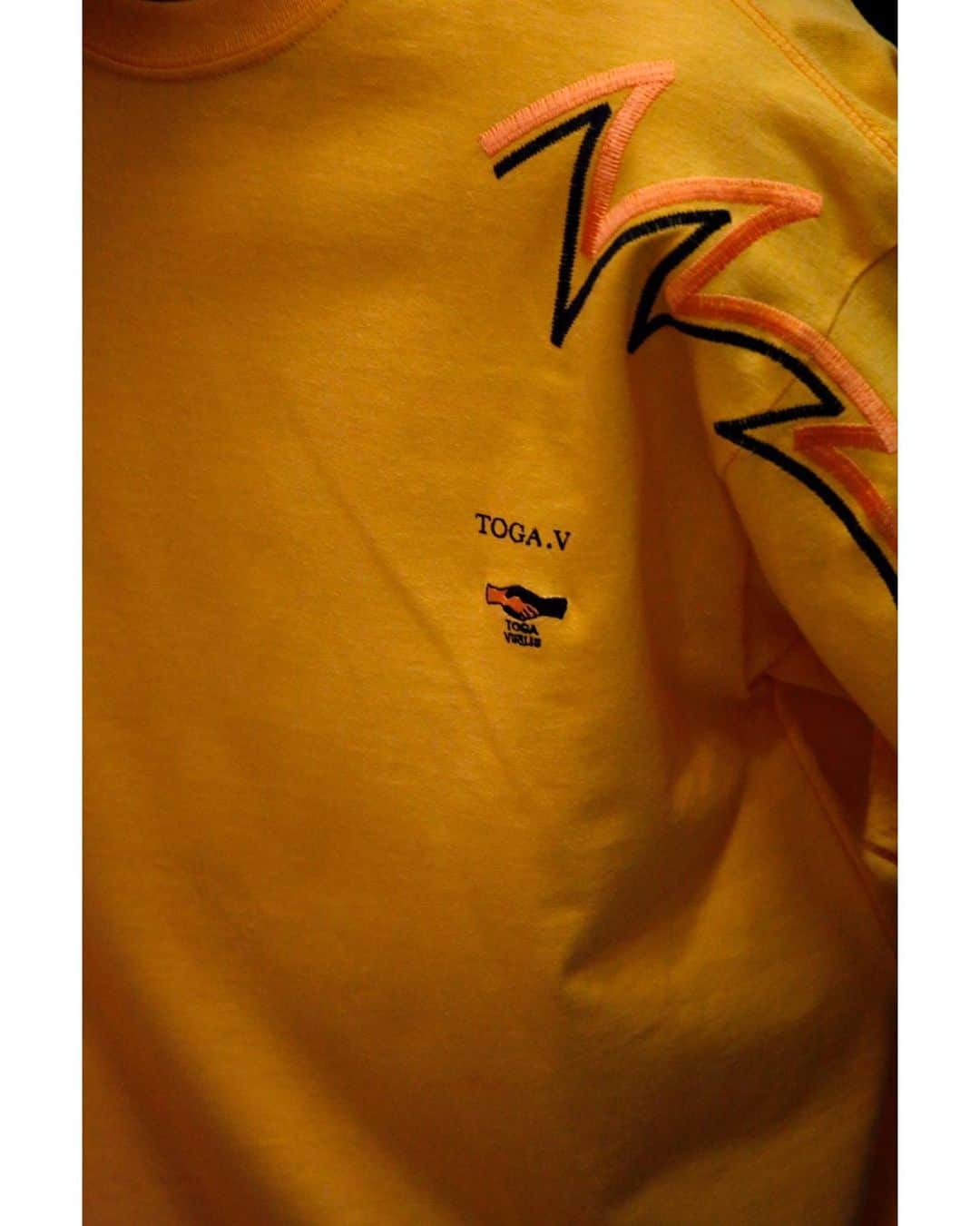 TOGAさんのインスタグラム写真 - (TOGAInstagram)「TOGA VIRILIS AW2019 Embroidery T-shirts Available at TOGA stores. ・ Photographer #yumeippei ・ #toga #togaarchives #togavirilis #togavirilis19aw #トーガ #トーガアーカイブス #トーガビリリース」7月26日 19時32分 - togaarchives