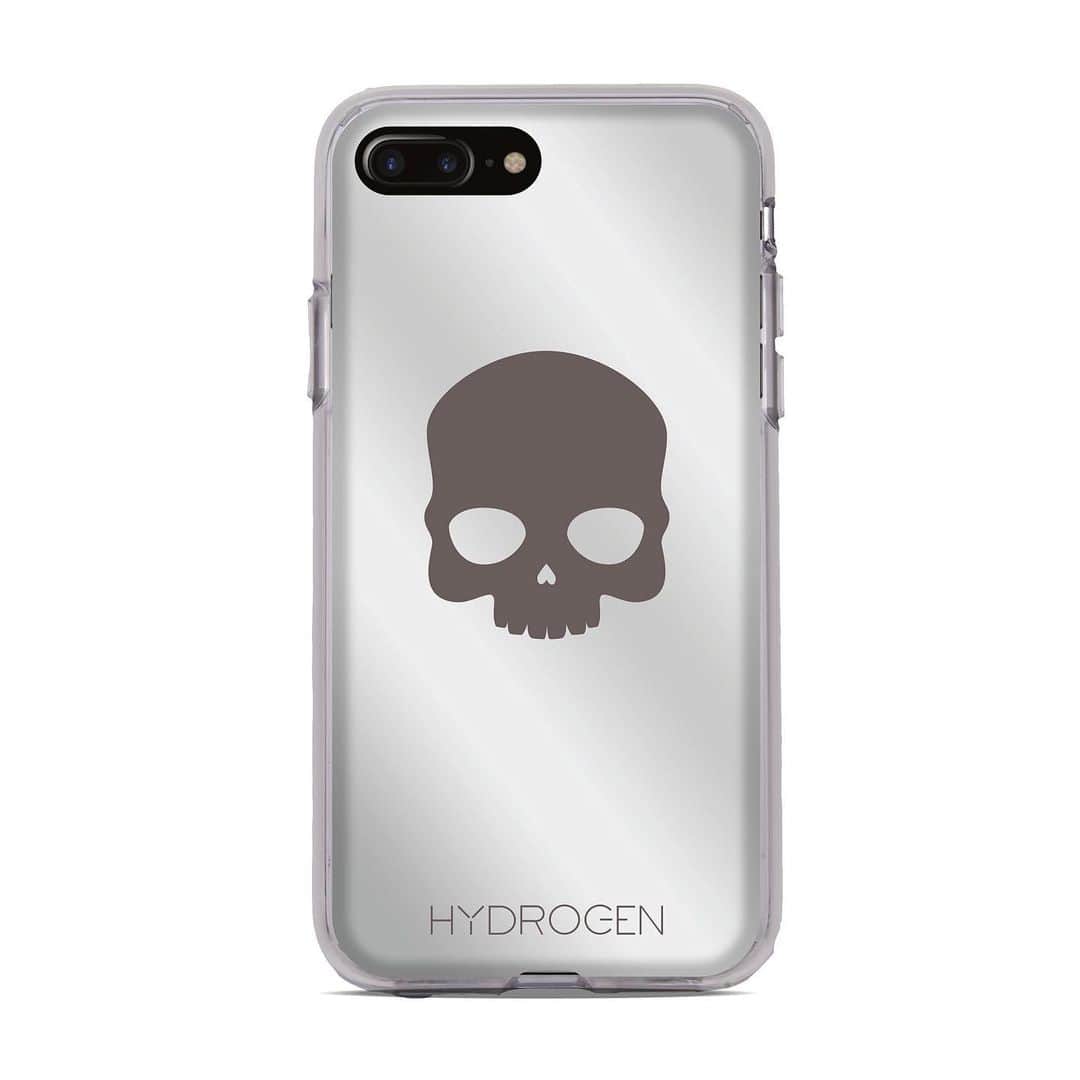 ハイドロゲンさんのインスタグラム写真 - (ハイドロゲンInstagram)「Enrich your outfit with Hydrogen super mirrored cover 📱😎 . . . #hydrogen #luxurysportswear #iphonecover #iphonecase #mirror」7月26日 20時34分 - hydrogen_official