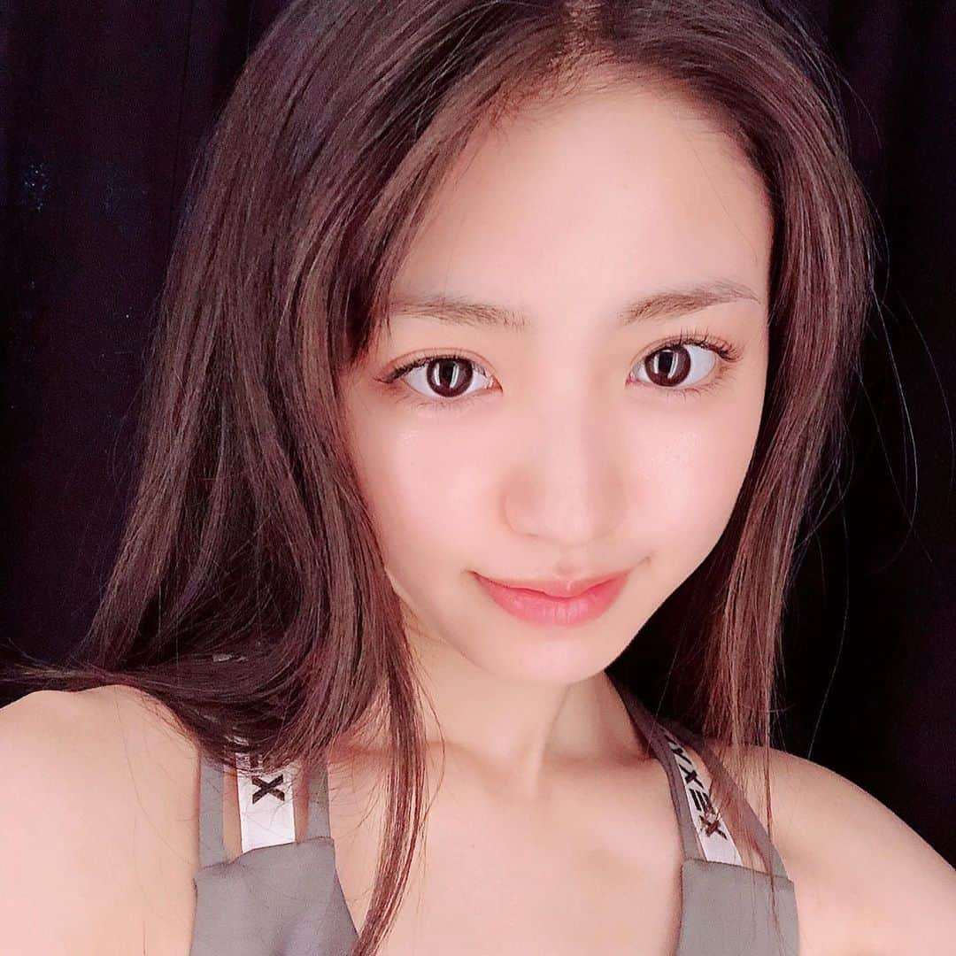 香音さんのインスタグラム写真 - (香音Instagram)「最近ツヤと透明感のあるメイクが好きだなあ~と、 . . . 自分メイク研究中なのです〜🐏 .」7月26日 20時41分 - kanon420_official