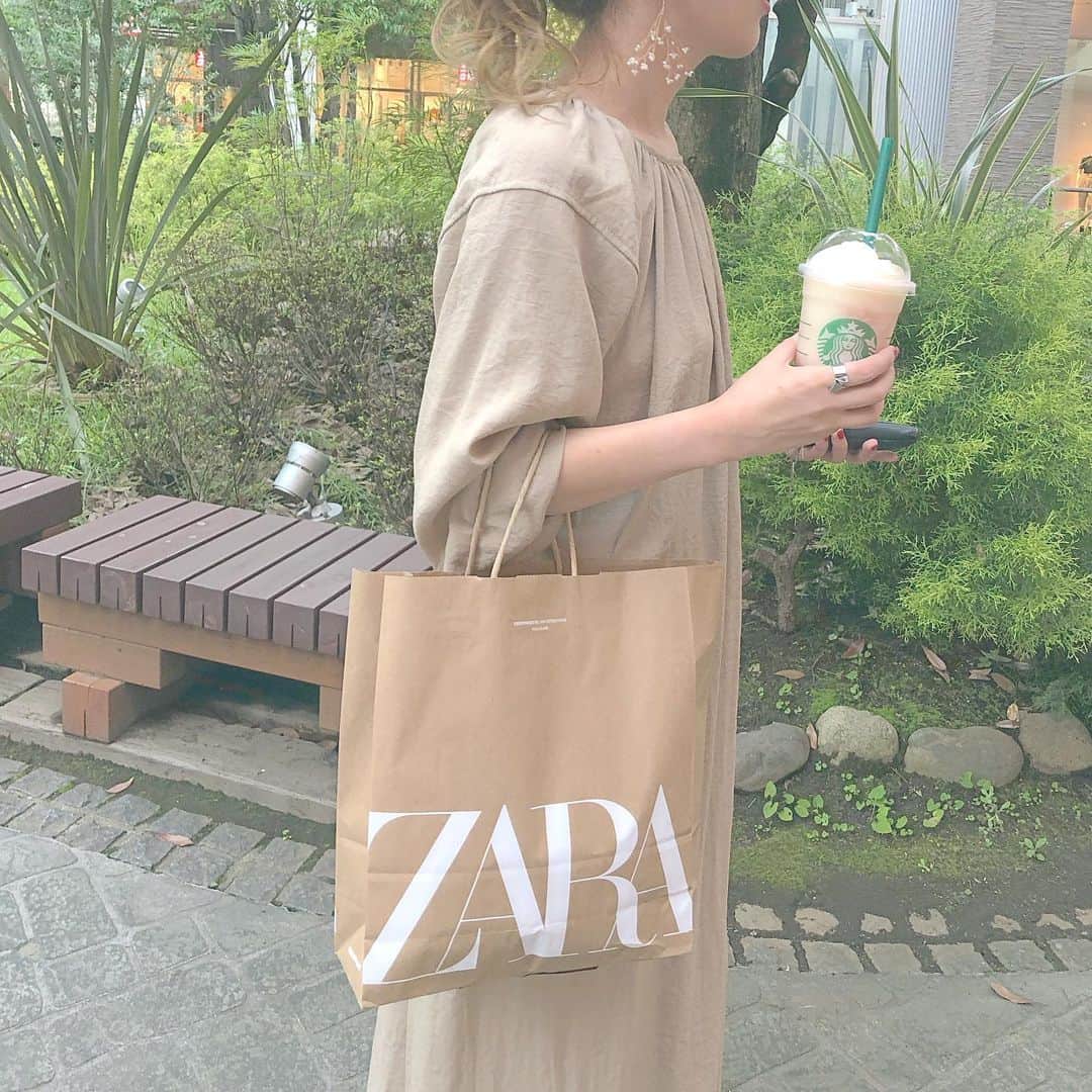 Maiさんのインスタグラム写真 - (MaiInstagram)「・ この前の🛍💫 ・ ZARAの購入品についてブログに詳しく書きました✍️ #zara #スタバの桃のやつめっちゃ美味しかった🍑」7月26日 21時17分 - maimaimai1016