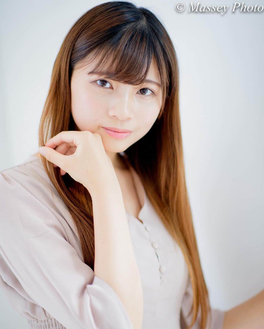 のインスタグラム：「. . . . 「Studio Pixie 下馬」で撮った写真です。 モデルは、夏目ありさちゃんです。 It is a picture taken in the studio “Studio Pixie Shimouma”. Her name is Arisa Natsume. . . #ポートレート #ポートレート女子 #ポートレートモデル #ポートレート撮影 #ポートレート部 #ポートレイト #ポトレ #被写体 #モデル #被写体モデル #写真部 #東京カメラ部 #サロンモデル #美脚 #夏目ありさ #撮影会モデル #撮影会の女神さま #portrait #excellent_portraits #girlsphoto #lovers_nippon_portrait #portrait_perfection #portraitphotography #japanesegirl #japanesemodel #model #tokyogirl #good_portraits_world #모델촬영 #인물사진」