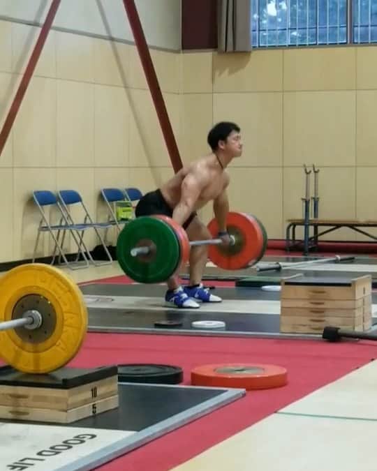 山本俊樹のインスタグラム：「- snatch dead lift 170KG  #ウエイトリフティングやろうぜ #weightlifting #snatch #cleanandjerk #squat #deadlift  #耐えて勝つ #率先垂範 #山本俊樹 #LEGACYLIFTER」