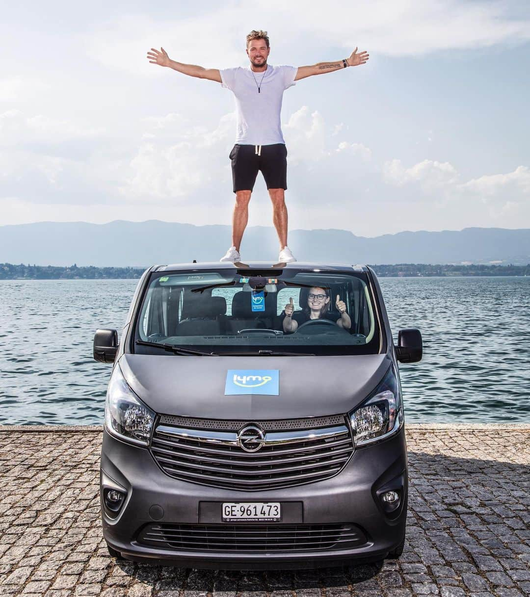 スタニスラス・ワウリンカさんのインスタグラム写真 - (スタニスラス・ワウリンカInstagram)「I decided to invest in Lymo, the new ethical ride hailing application, launching in Geneva on August 5. With Lymo “Everyone Rides Happy”. Drivers decide their rate and pay no commission. Riders can compare cars and rates, choose and save! Visit Lymo.com to know more ! 🚗🚕🚙🚌🚐🏎👌🏻😁」7月26日 22時16分 - stanwawrinka85