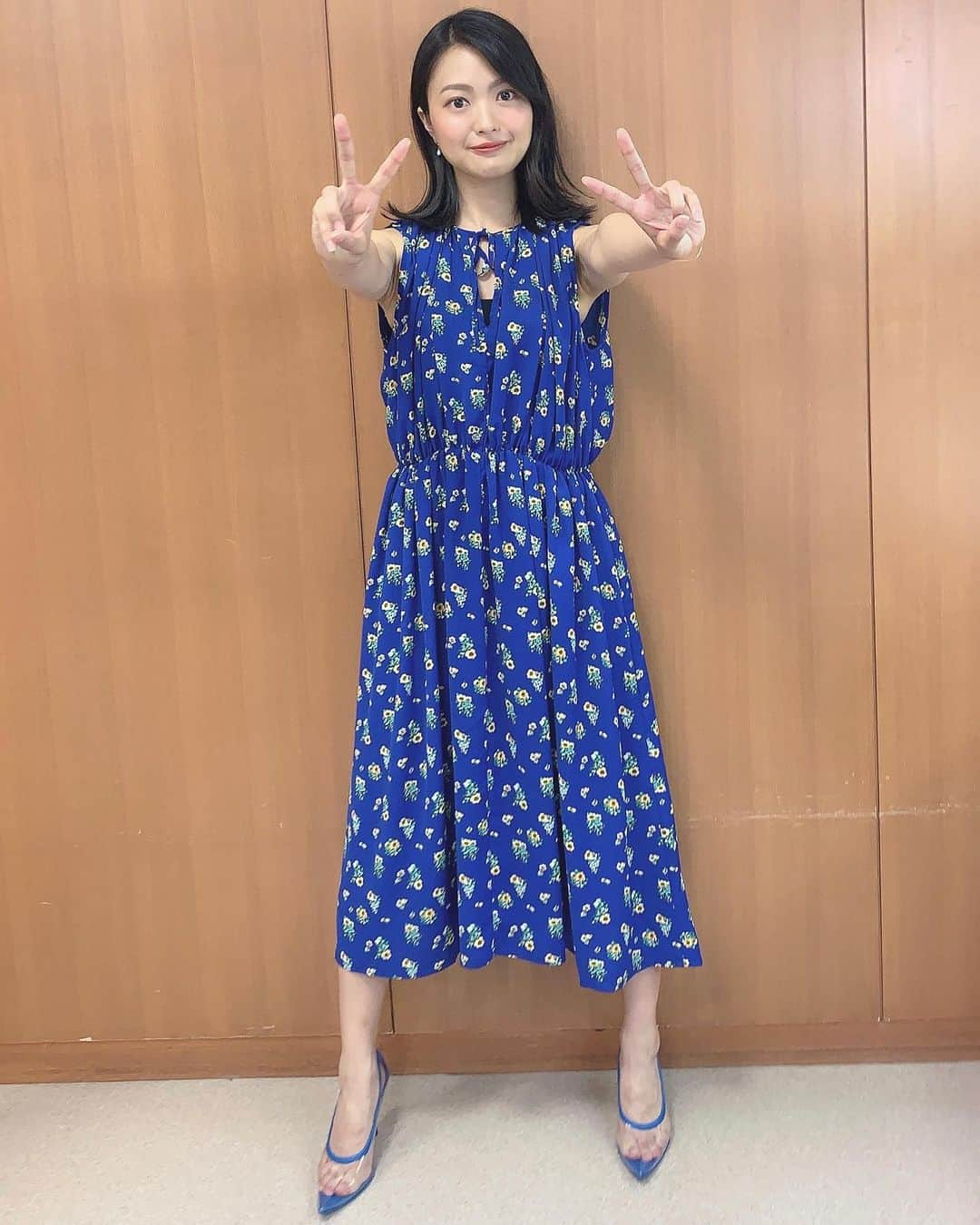 北原里英さんのインスタグラム写真 - (北原里英Instagram)「この前の東大王の衣装💙 すごいお気に入りのワンピース 青、すきです💙 . ワンピース ＠ghospell  パンプス @mm6maisonmargiela  アクセサリー @agete_official . そして来週の東大王📺３時間スペシャルにも 出演します！ 東大王チームは10連勝できるのか？！ お楽しみに🥰✨」7月26日 22時09分 - rie_kitahara_3