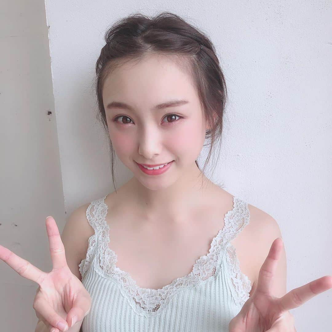 梅山恋和さんのインスタグラム写真 - (梅山恋和Instagram)「#557 #LARME #041 #オフショット #最年少モデル #ウィンク下手 #おでこっち #おもち映え」7月26日 22時13分 - cocona_umeyama