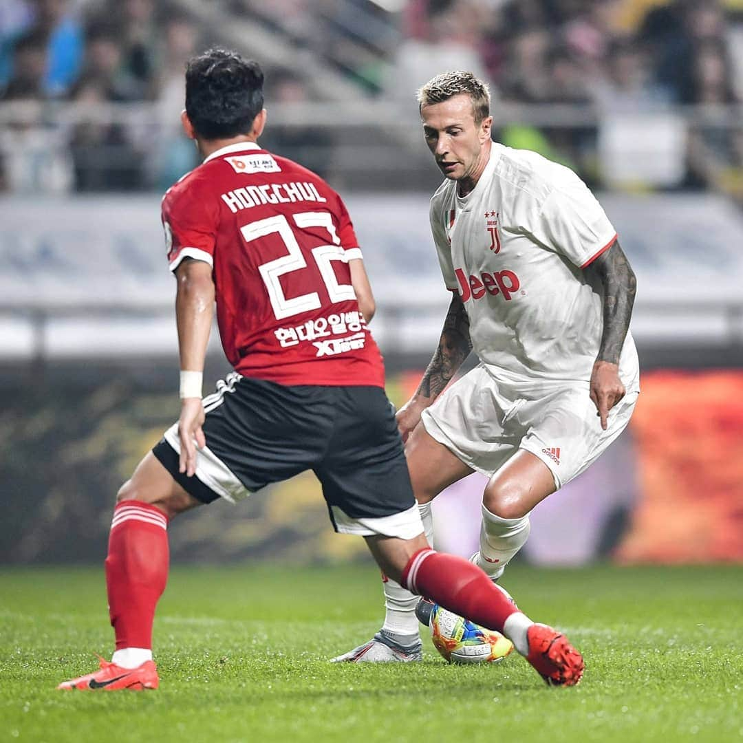 ユヴェントスFCさんのインスタグラム写真 - (ユヴェントスFCInstagram)「🇰🇷⚪⚫ #TeamKLeagueJuve #MeetTheWonder」7月26日 22時20分 - juventus