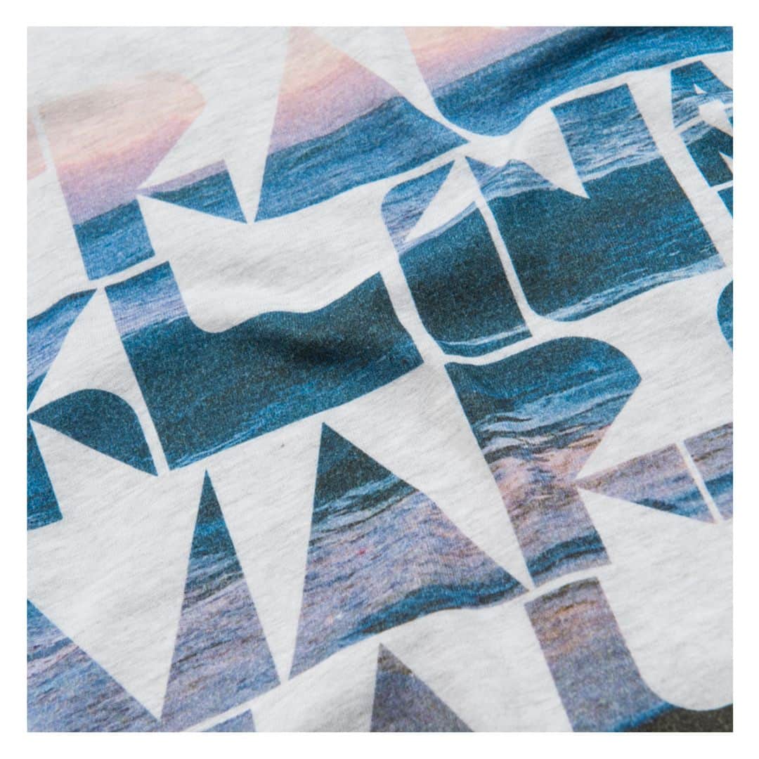 フランクリン&マーシャルのインスタグラム：「Today we are in mood for blue!  #franklinandmarshall #fashion #fashionformen #outfit #outfitformen #ss19 #newseason #newcollection #summer #highsummer #style #cool #colour #attitude #details #mood #beach #tshirt #blue」
