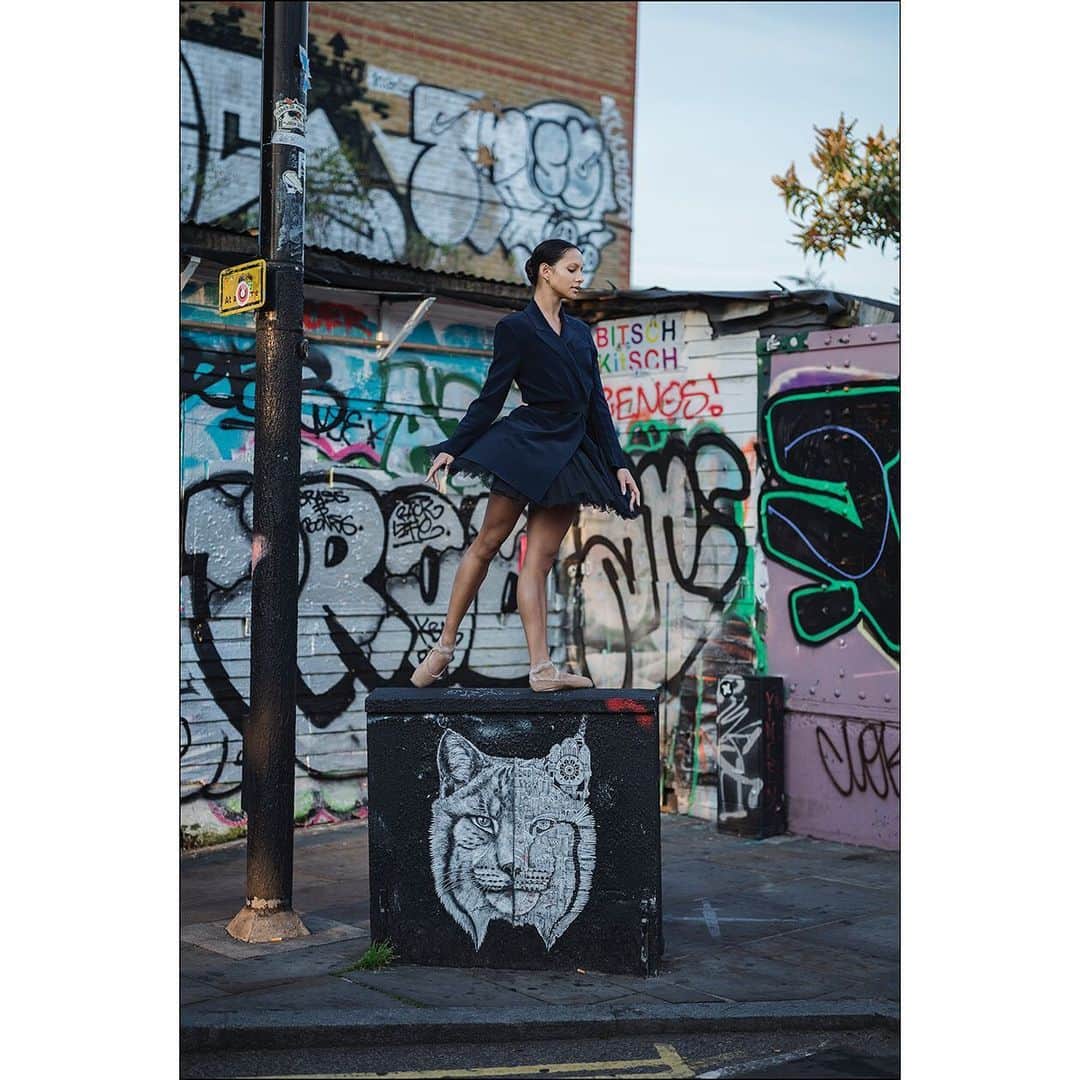 ballerina projectさんのインスタグラム写真 - (ballerina projectInstagram)「Francesca Hayward in East London. #ballerina - @frankiegoestohayward #eastlondon #bricklane #london #ballerinaproject #ballerinaproject_ #ballet #dance #streetart #graffiti #francescahayward  Just 8 days left to purchase one of the remaining Ballerina Project limited edition prints. Limited edition prints will not be available for purchase after August 2nd. Link is in our Instagram profile to purchase one today.  The Ballerina Project book is now available for pre-order. Go to @ballerinaprojectbook for pre-order link and info. #ballerinaprojectbook」7月26日 22時32分 - ballerinaproject_