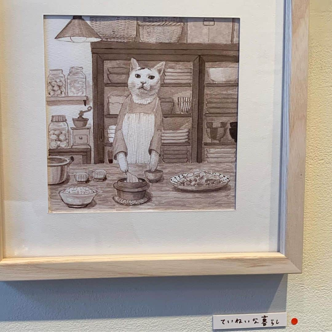 猫ラボさんのインスタグラム写真 - (猫ラボInstagram)「出口かずみさん個展「小鉢」 出口さんは客観的に猫を観察していると同時に猫と自分の境界があんまりない人だなと思いました（いい意味で）。出口さんの世界に引きこまれた小八のかわいさよ。いっしょにとまどったりにやにやしたりしてしまいます。30日まで。  からの、ねいろ屋のかき氷。」7月26日 22時39分 - nekolabo