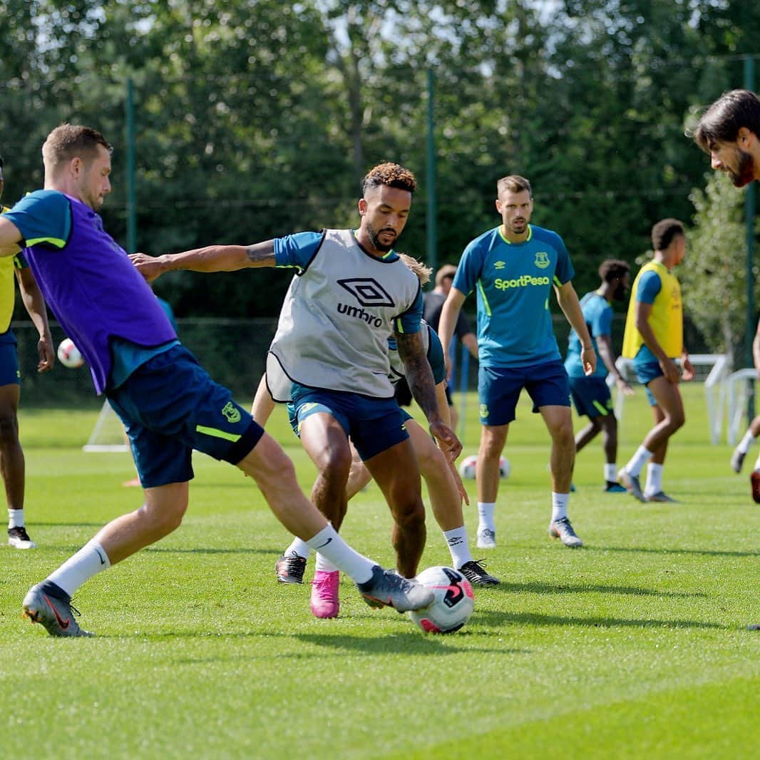 セオ・ウォルコットさんのインスタグラム写真 - (セオ・ウォルコットInstagram)「☀️ #PreSeason ⚽️」7月26日 22時45分 - theowalcott