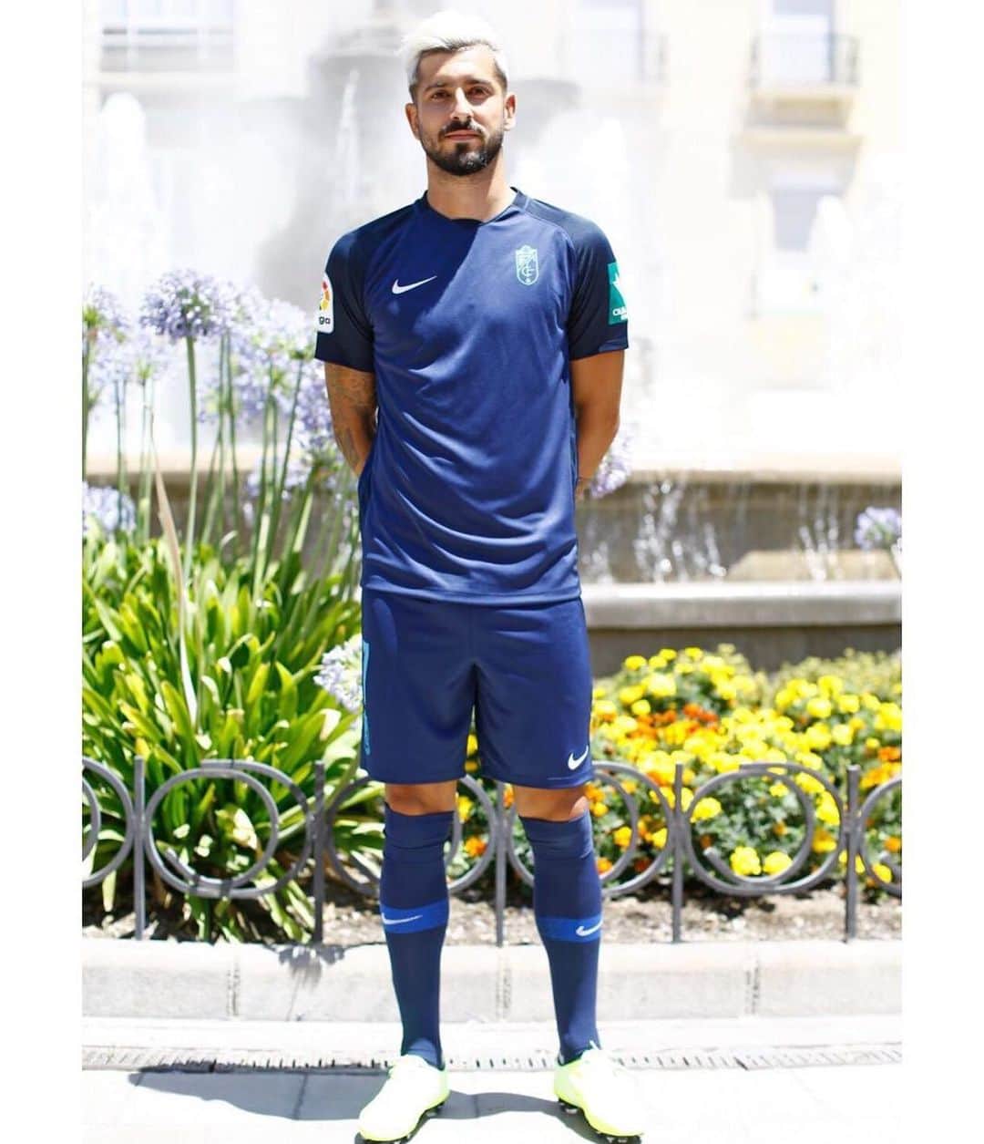 アルバロ・バディージョのインスタグラム：「Un placer presentaros la que sera nuestra segunda equipacion para la proxima temporada. Os gusta? 😄🔵🔝」