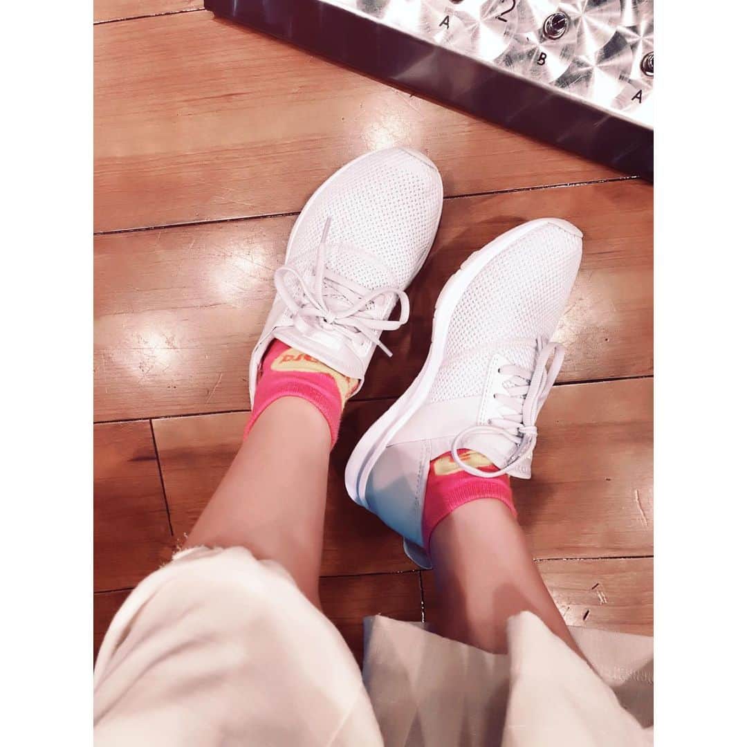 トキさんのインスタグラム写真 - (トキInstagram)「毎日ウォーキング🏃‍♂️ NEW BALANCEの履き心地は最強👟👟👟！！ #Aldious #アルディアス #newbalance #sneakers」7月26日 22時53分 - aldioustoki