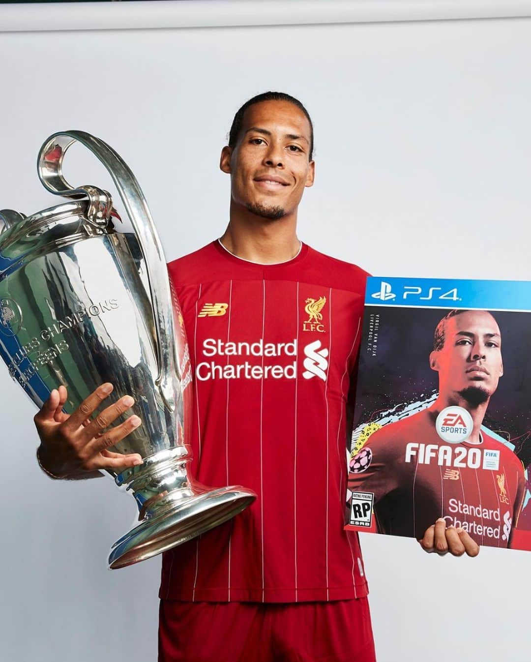 ビルヒル・ファン・ダイクさんのインスタグラム写真 - (ビルヒル・ファン・ダイクInstagram)「Dream come true! It’s an honour to be representing @liverpoolfc on the Champions Edition cover of @EASPORTSFIFA #FIFA20 👌」7月26日 23時03分 - virgilvandijk