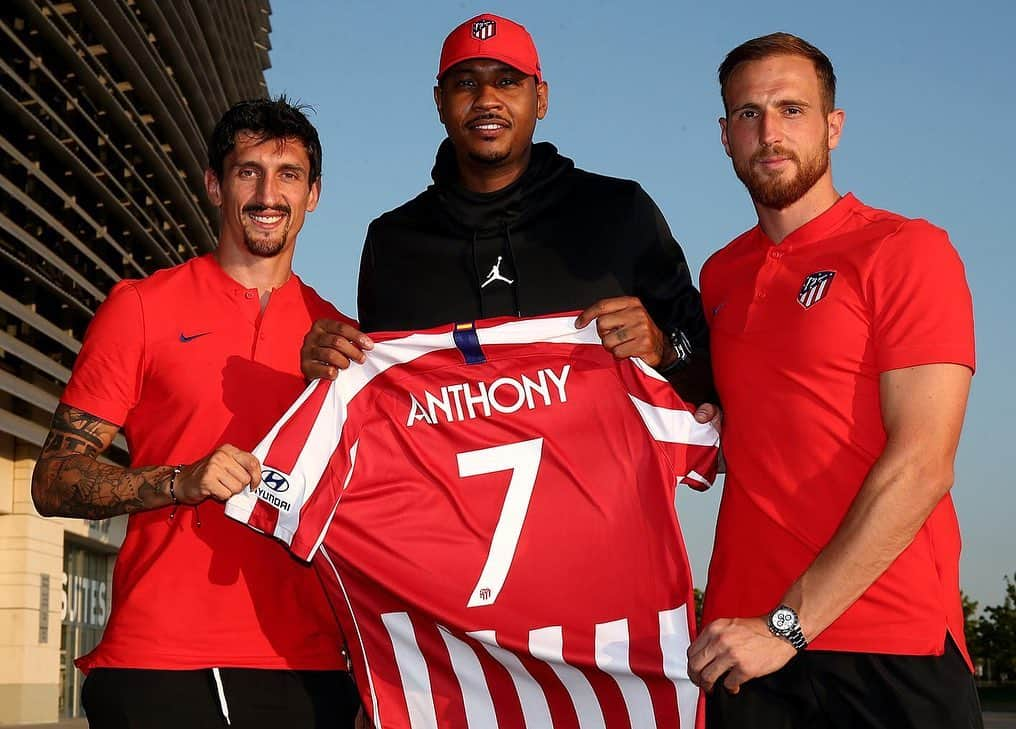 ステファン・サヴィッチさんのインスタグラム写真 - (ステファン・サヴィッチInstagram)「It was nice to meet @carmeloanthony 🏀⚽️ #usa #preseason #atleticomadrid #nba」7月26日 23時03分 - savkee15