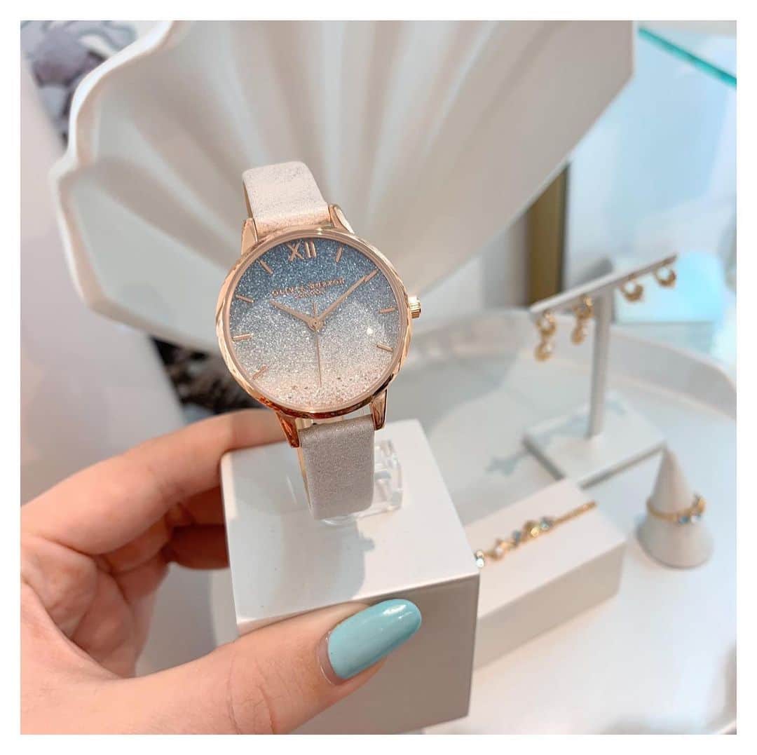 Olivia Burtonさんのインスタグラム写真 - (Olivia BurtonInstagram)「Inspired by the magic of the ocean, our Wishing Wave watches have been making a huge splash! 🌊 Get yours before they disappear forever 🐚✨ #MyOliviaBurton #UnderTheSea」7月26日 23時18分 - oliviaburtonlondon
