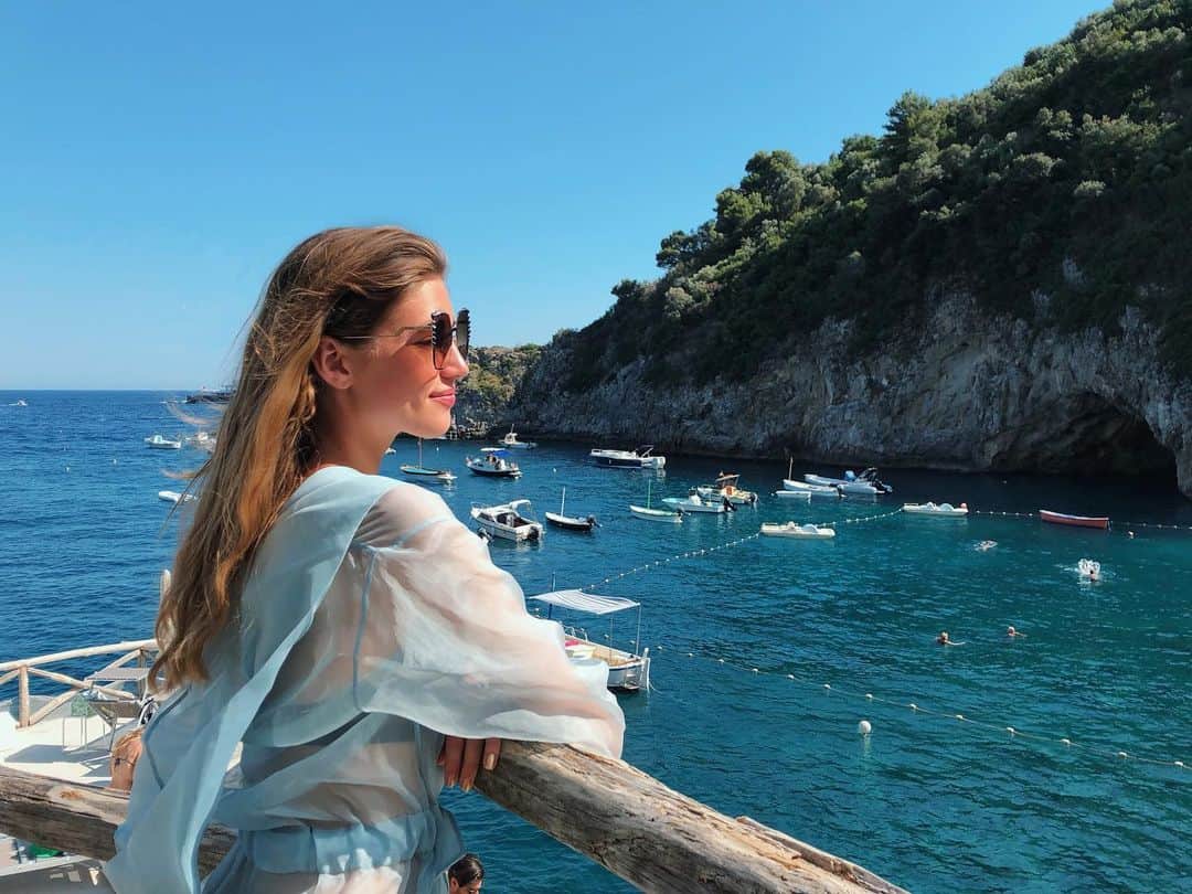 ヴァレリー・カウフマンのインスタグラム：「Blessed by the ocean 🌊 💙」