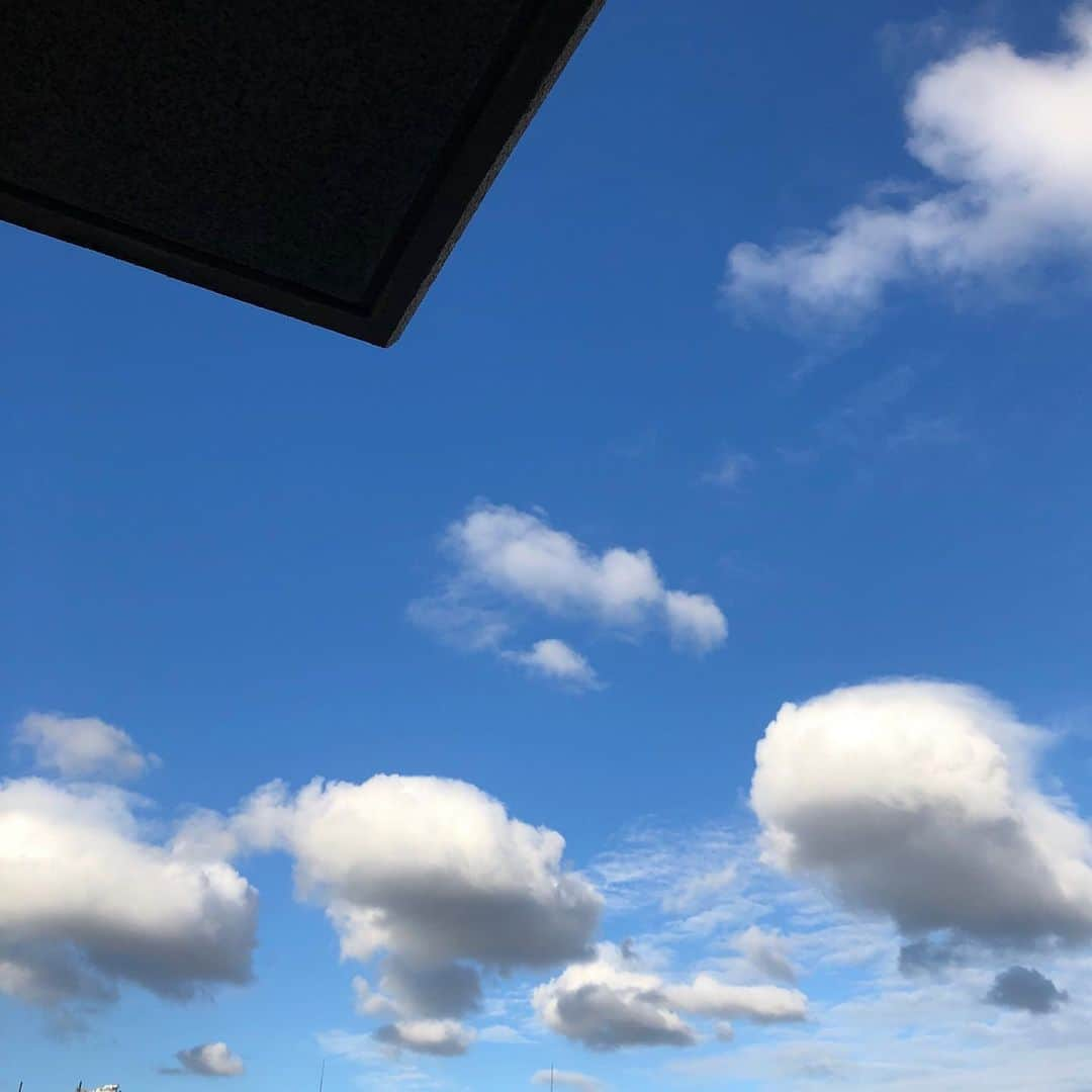 石川亜沙美さんのインスタグラム写真 - (石川亜沙美Instagram)「今日の積雲☁️ ・ 手を伸ばし 食べたくなっちゃう 可愛い綿雲 ・ ・ #今日の #わたしの #小さな幸せ #💓🙏 #nonfilter  #2019.07.26 #ステキな夢を #goodnight🌙」7月26日 23時35分 - asamiishikawa1016