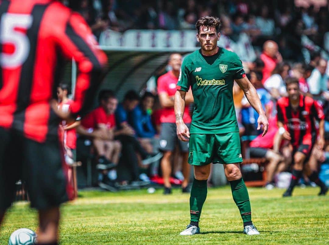イバイ・ゴメスのインスタグラム：「We are ready! ¡Preparados para el finde! 💪🏼 Se vienen los dos siguientes partiditos de pretemporada... ⚽️ Mañana 17:00 vs @sc.paderborn.1907 0️⃣7️⃣ Domingo 16:00 vs @borussia 🐎  Aupa @athleticclub! 🦁🔴⚪️ 📸 : @edudf 👌🏼」